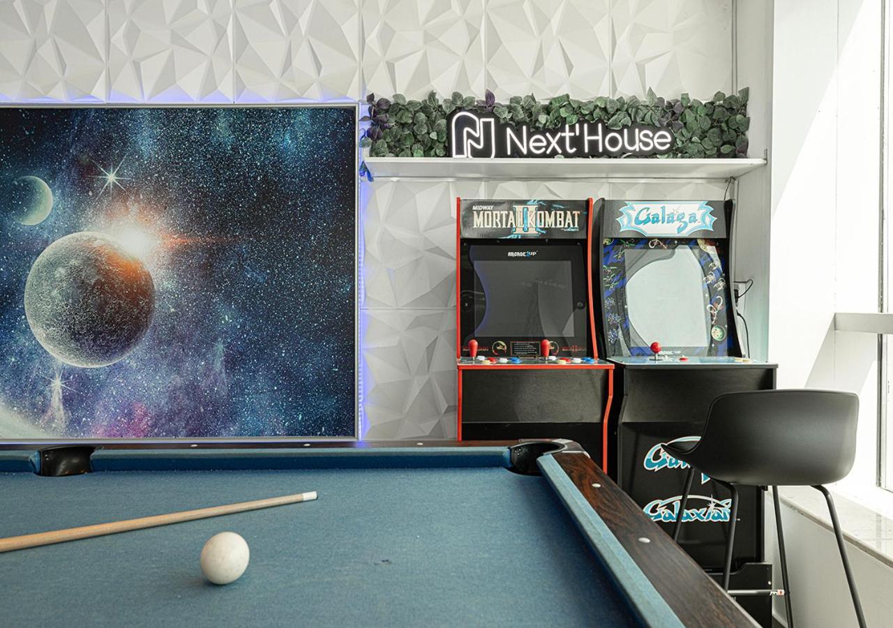 Next'House - Skyview Host Vandrerhjem Dubai Eksteriør bilde